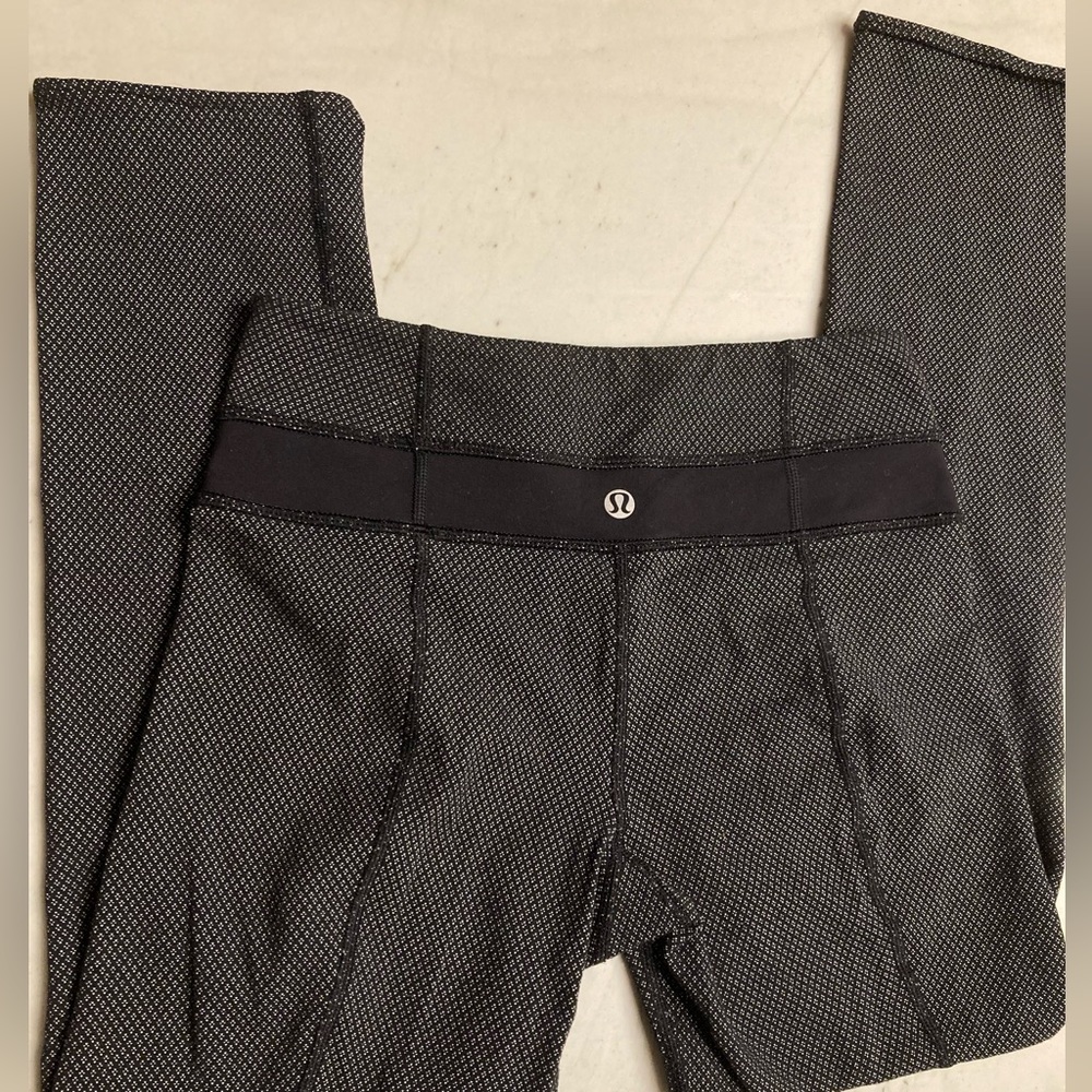 Lululemon Leggings Black with White dots Size 2